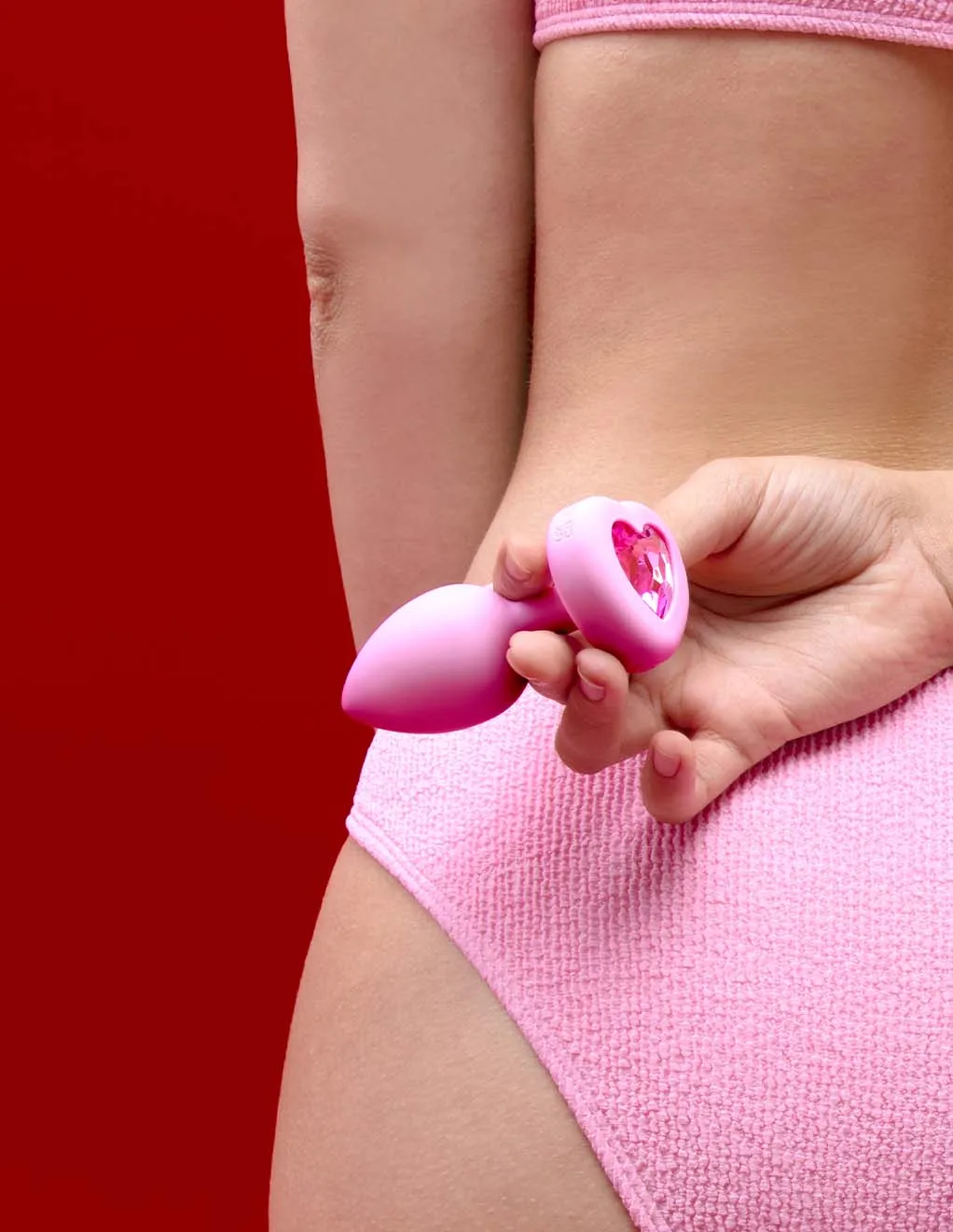 B-Vibe Vibrating Heart Plug S/M
